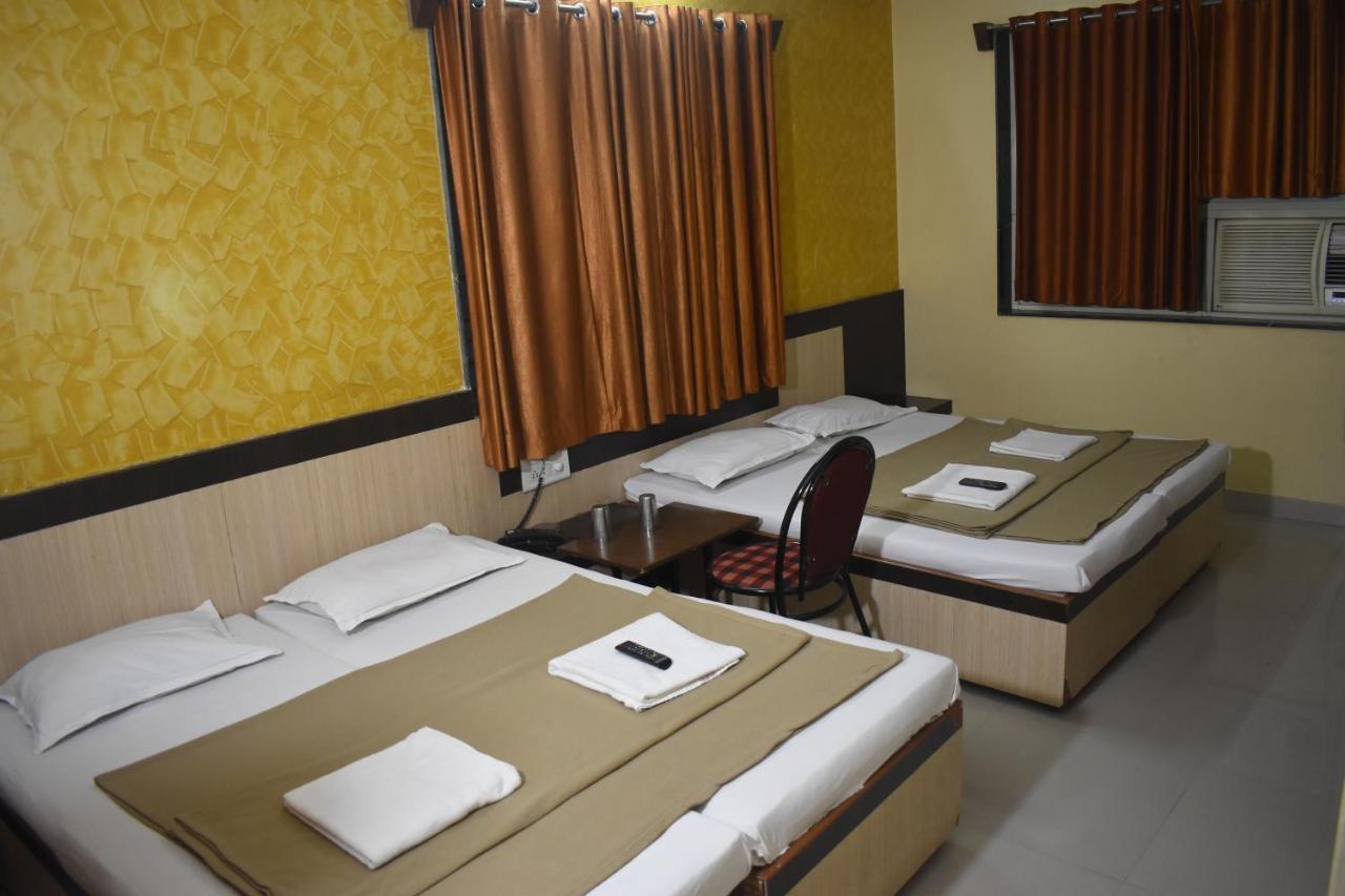 Hotel Sai Vishwa Shirdi Esterno foto