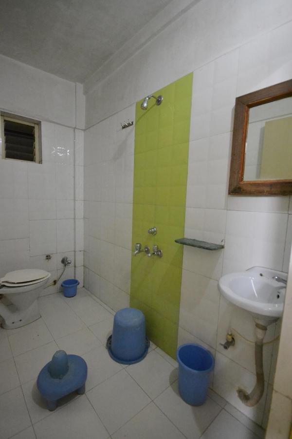 Hotel Sai Vishwa Shirdi Esterno foto